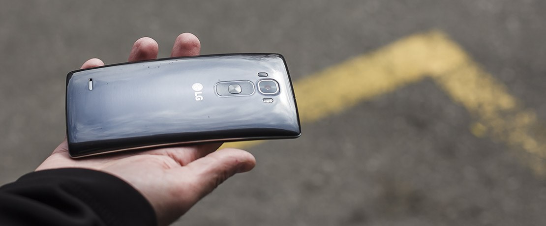 Zakrivljen i savitljiv: LG G Flex 2 recenzija